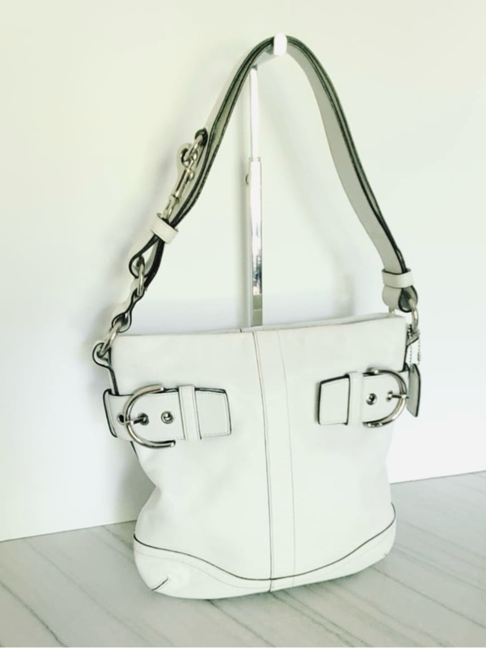 Vintage Coach Leather 1452 Soho Buckle Adjustable Crossbody Shoulder Bag Ivory